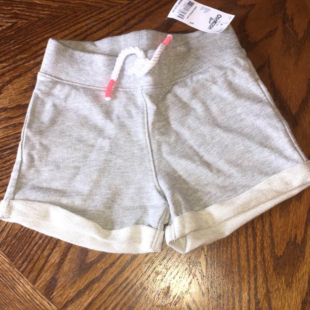 Girl’s Oshkosh B’gosh shorts. NEVER WORN